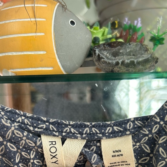 Bundle of clothes I don’t wear anymore , great condition! Message me! <3 - Picture 3 of 16